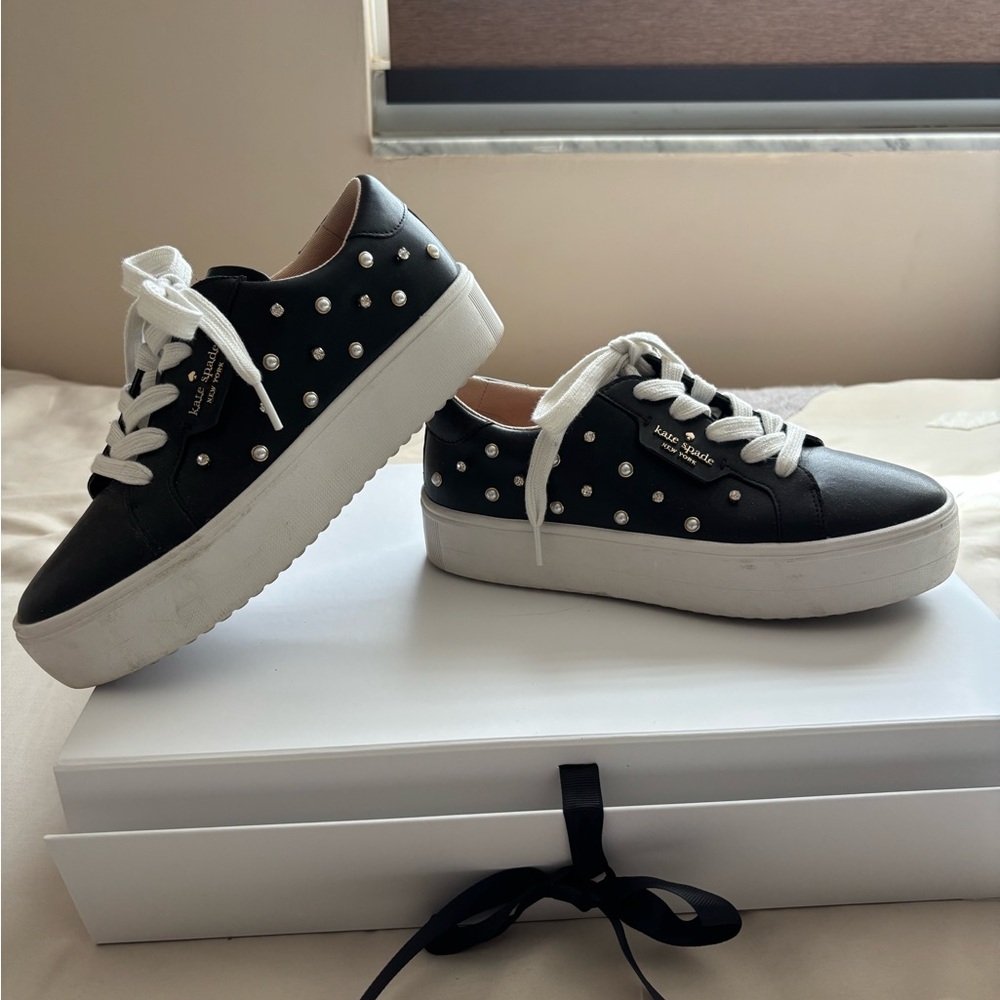 Kate Spade Black and White Chic Shoes!